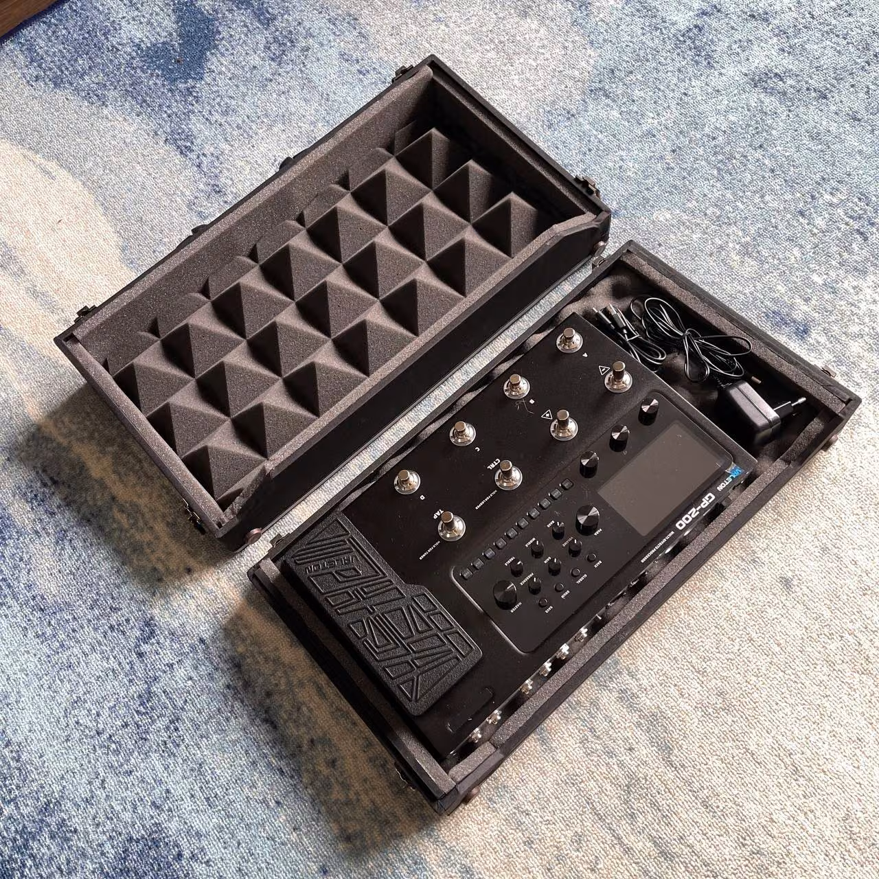 Hardcase — Mooer GE-200