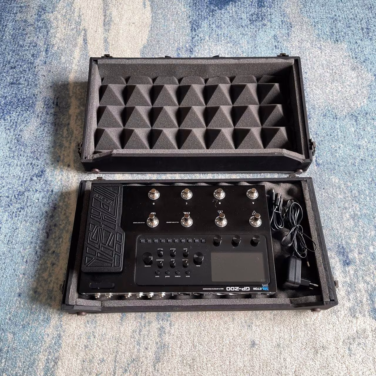 Hardcase — Valeton GP-200 view 3