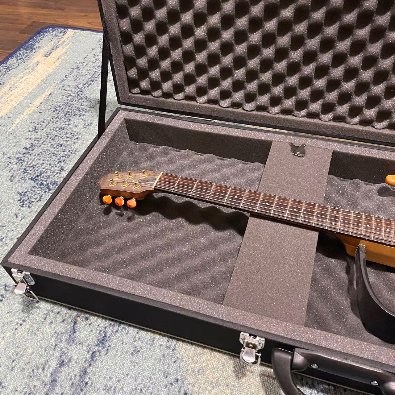 Hardcase Travel — Headless Guitar view 3